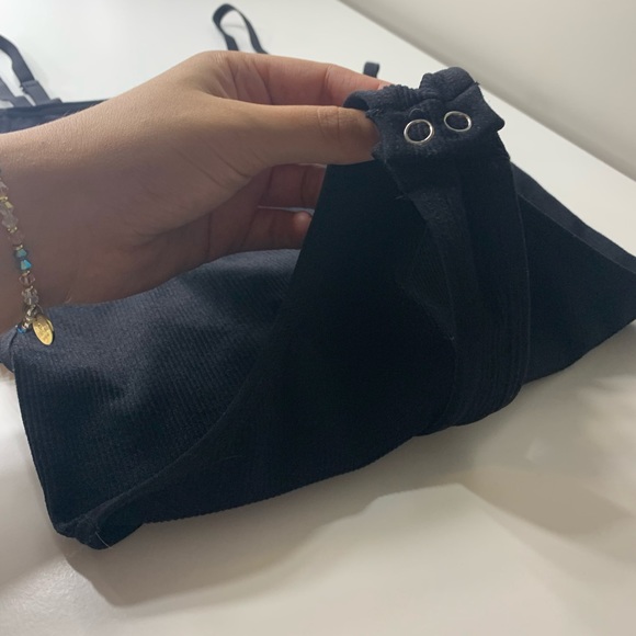 🖤Black Body Suit with Side Cutouts🖤 - Picture 3 of 6